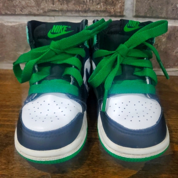 Jordan 1 Retro High OG sneakers, toddler, "Lucky Green" - Picture 2 of 6